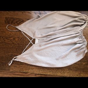 Karen Forbes cross going out flare top silk size L